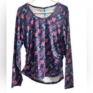 Title Nine Live Wire V-Neck Long Sleeve
Size Large Ruched Side Soft